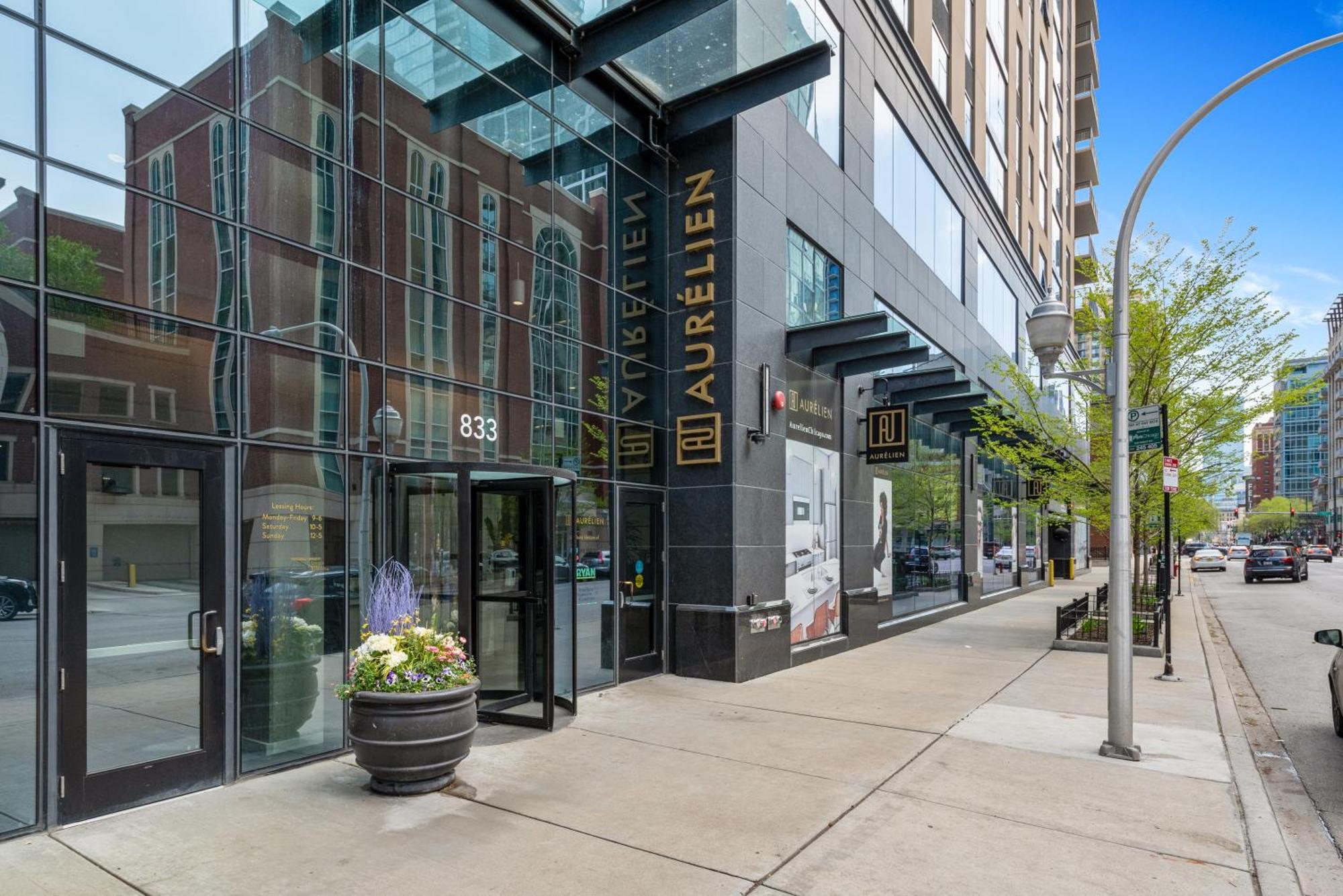 Aurelien Spacious Apartments In The Heart Of Gold Coast Chicago Exterior photo
